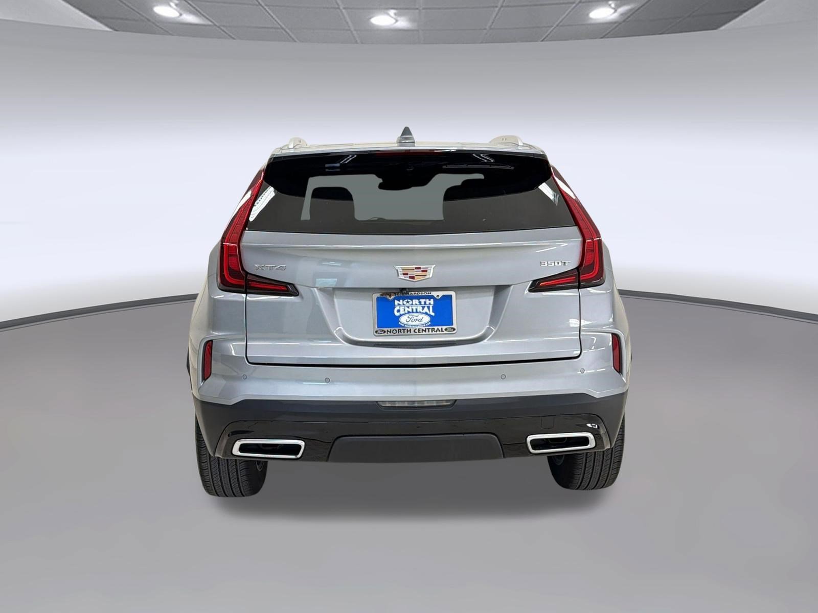 Used 2024 Cadillac XT4 Premium Luxury w/ Cold Weather Package FWD image 10