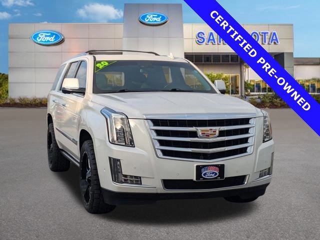 Used 2020 Cadillac Escalade Premium Luxury image 7