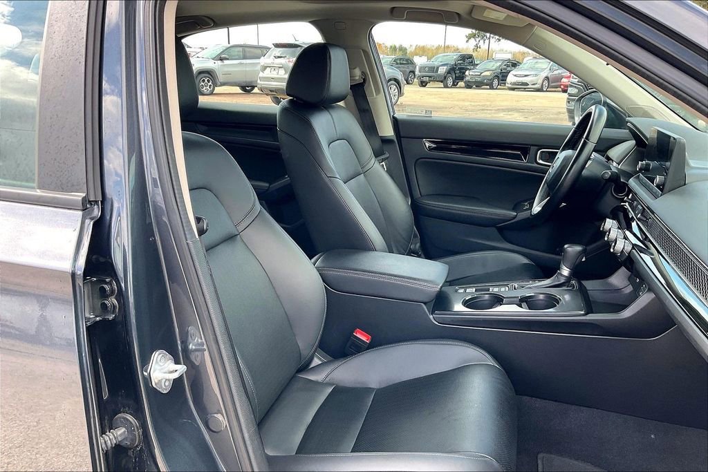 Used 2024 Honda Civic EX-L image 30