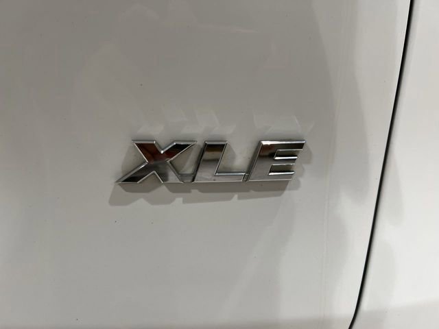 Used 2020 Toyota RAV4 XLE w/ Convenience Package FWD image 26