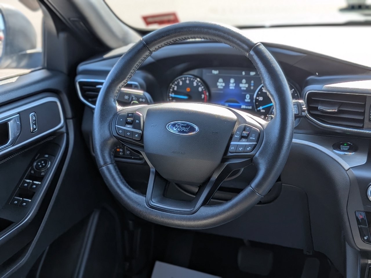 Certified 2020 Ford Explorer XLT w/ Equipment Group 202A AWD/4WD image 19
