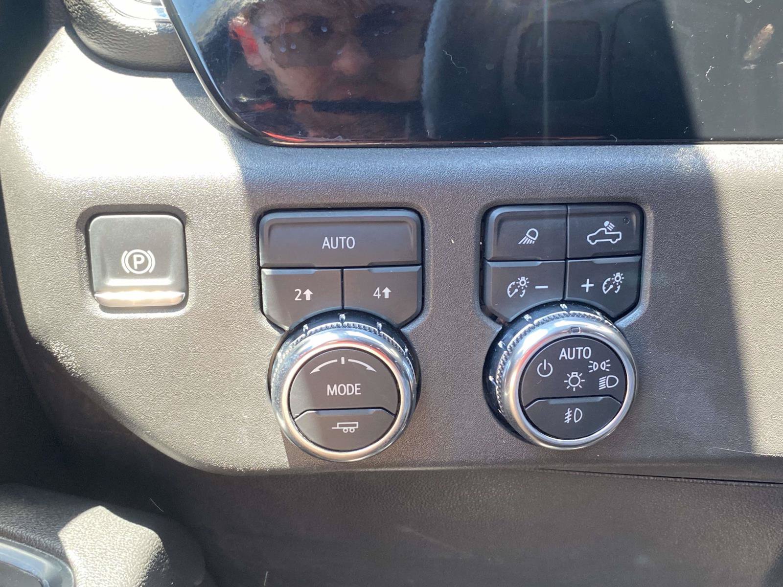 Used 2025 GMC Sierra 1500 SLT AWD/4WD image 19