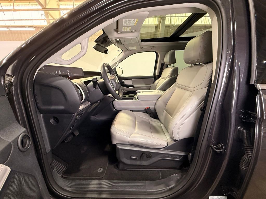 Certified 2025 Ford Expedition Active AWD/4WD image 19