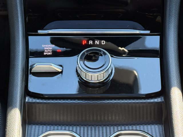 Used 2024 Jeep Grand Cherokee Limited w/ Black Appearance Package AWD/4WD image 26