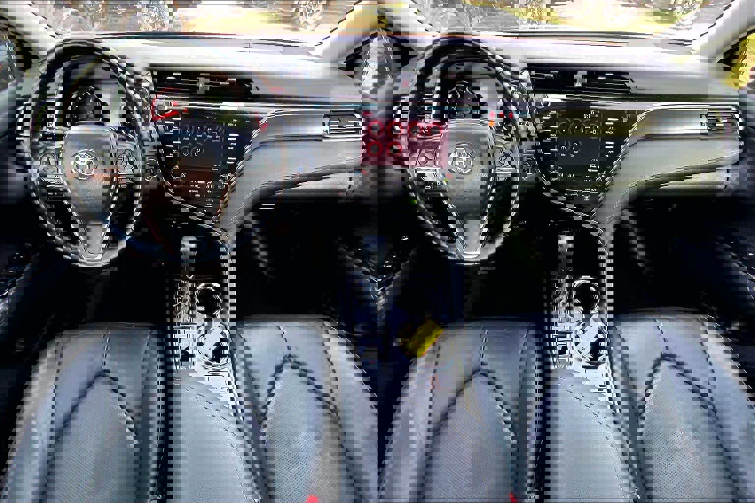 Used 2019 Toyota Camry XSE image 14