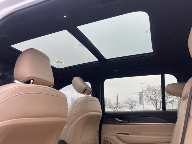 Used 2024 Jeep Grand Cherokee L Limited image 20