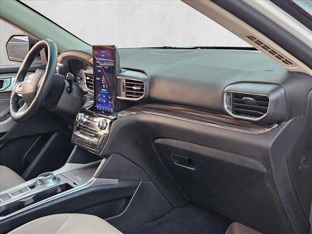Certified 2022 Ford Explorer Limited w/ Limited Technology Package image 24