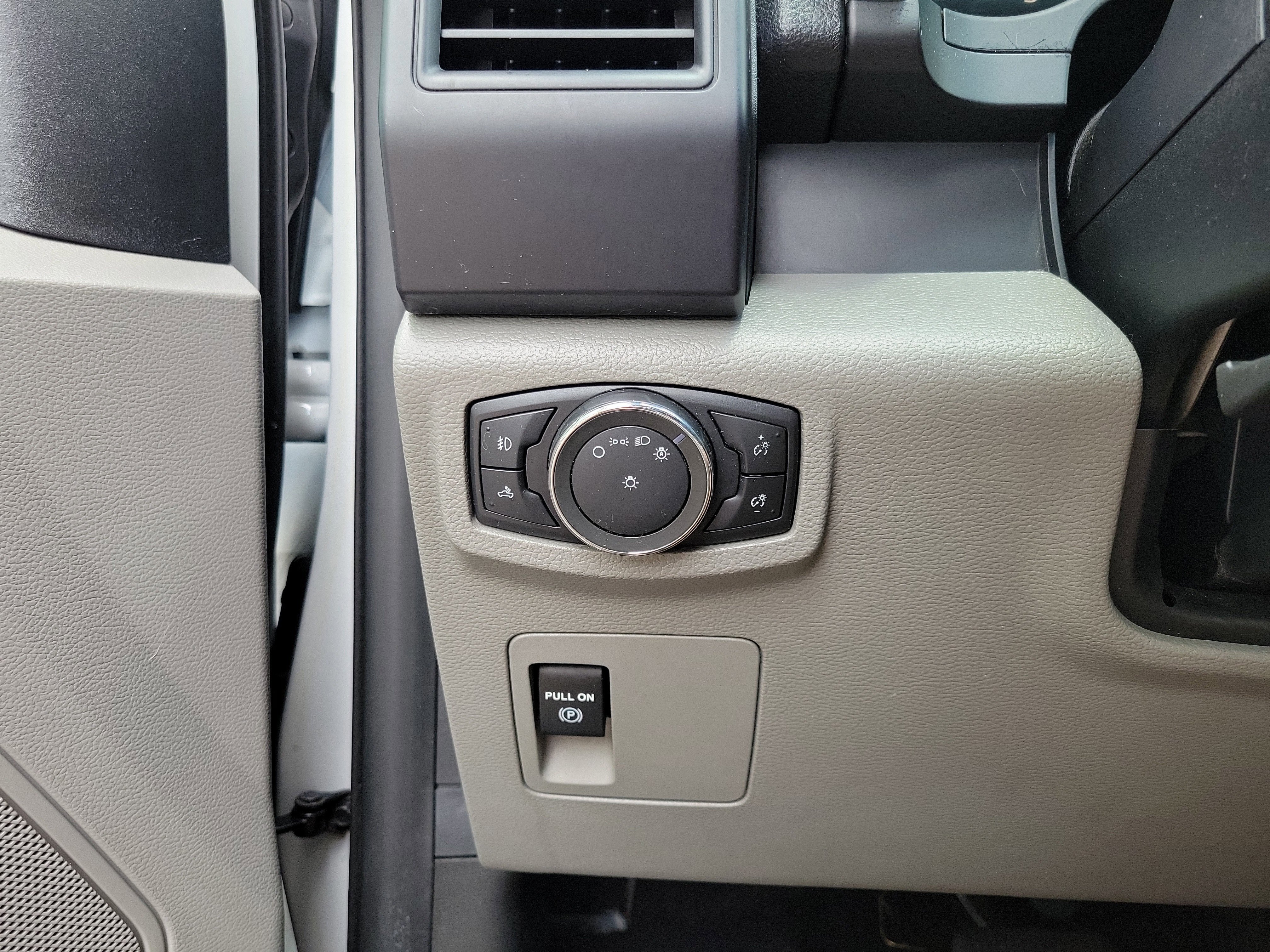 Certified 2017 Ford F150 XL w/ Equipment Group 101A Mid RWD image 17