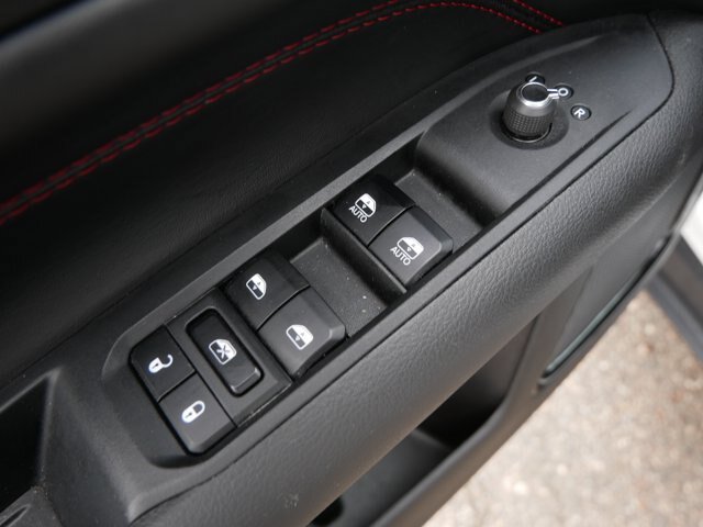 Used 2025 Jeep Compass Trailhawk AWD/4WD image 14