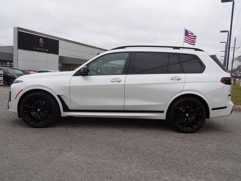 Used 2024 BMW X7 M60i w/ Executive Package image 2