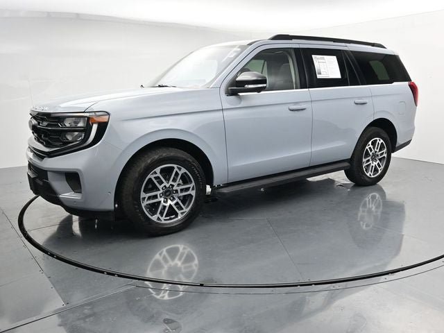Certified 2025 Ford Expedition Active AWD/4WD image 4