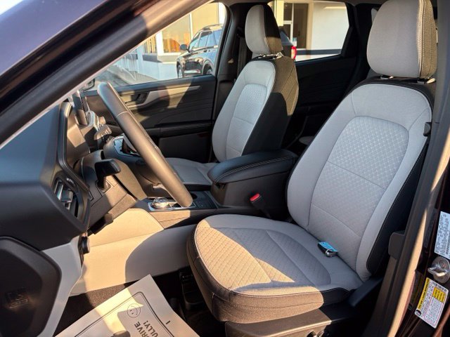 Certified 2023 Ford Escape Active AWD/4WD image 19