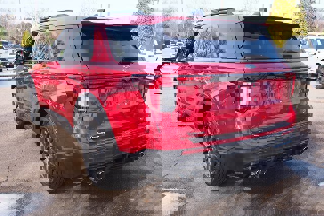 Certified 2025 Ford Explorer ST image 3