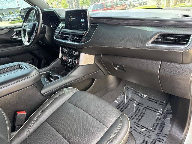 Used 2022 GMC Yukon XL SLT w/ SLT Premium Package AWD/4WD image 15
