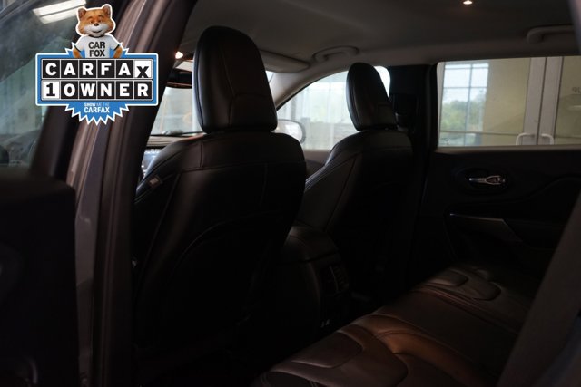 Used 2022 Jeep Cherokee Latitude Lux w/ Mopar Interior Package AWD/4WD image 28