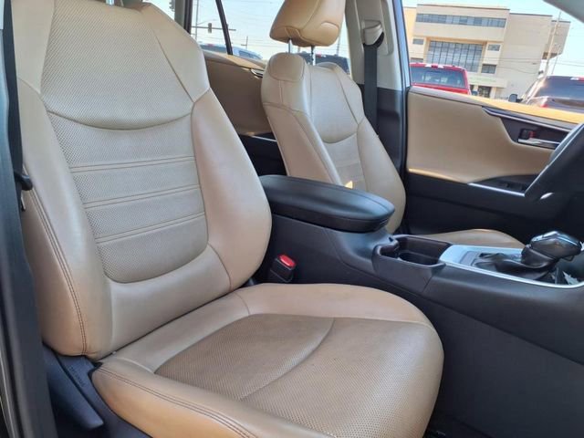 Used 2020 Toyota RAV4 Limited image 33