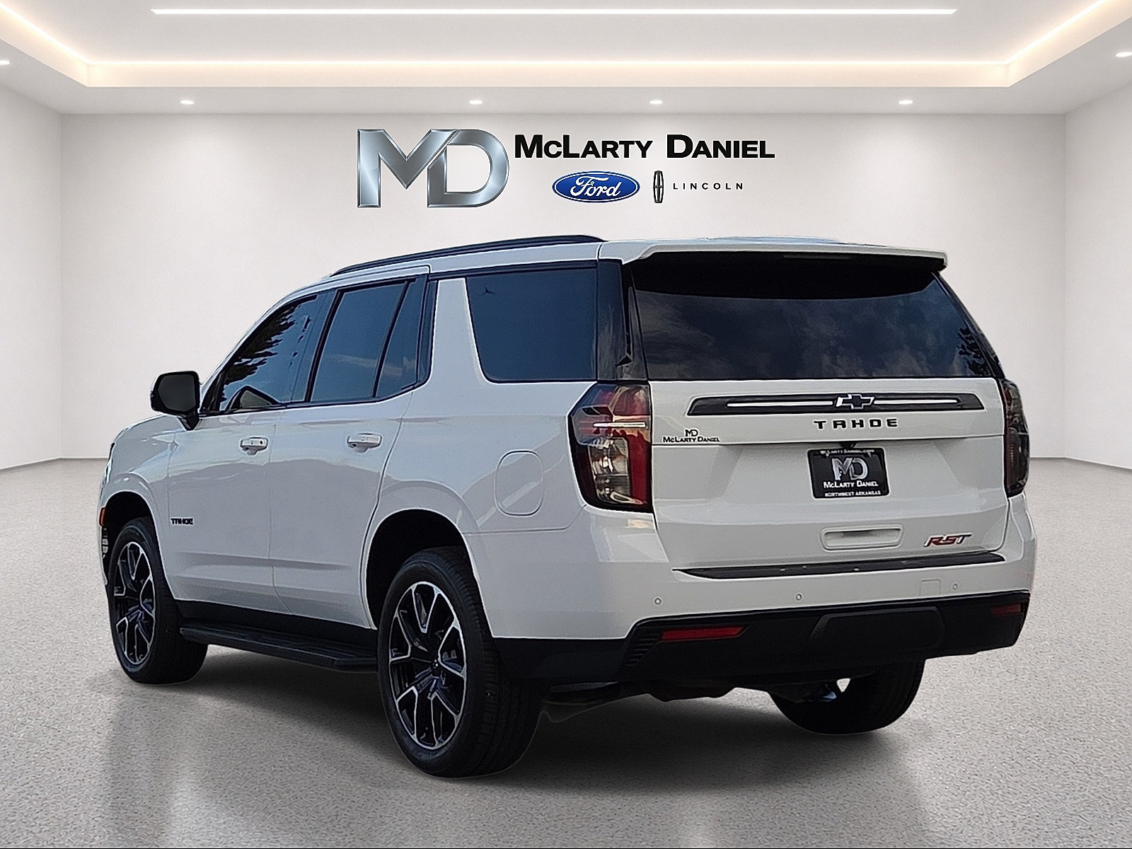 Used 2024 Chevrolet Tahoe RST w/ Luxury Package AWD/4WD image 4