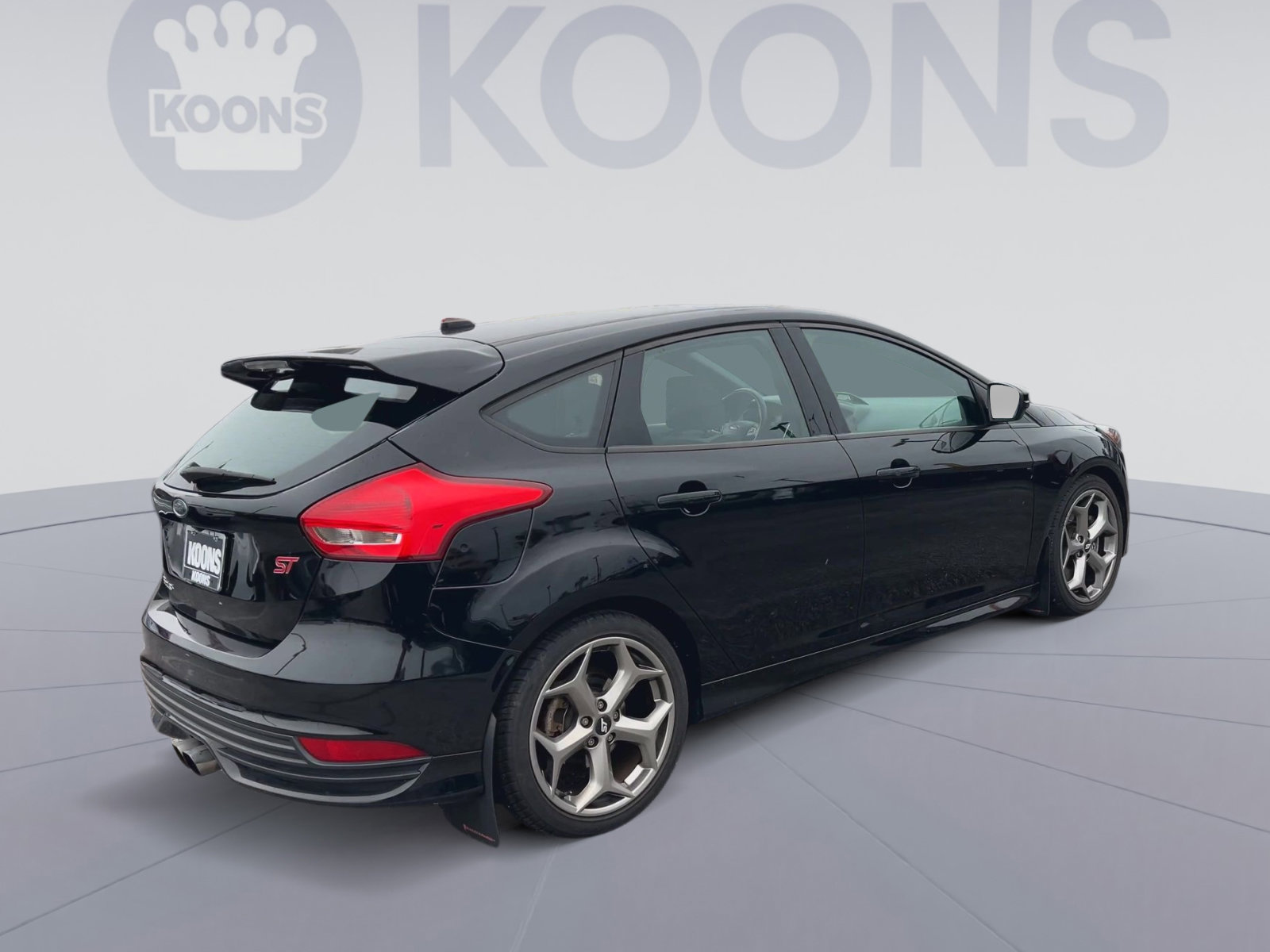 Certified 2018 Ford Focus ST FWD image 11