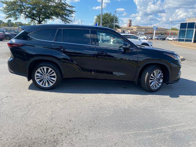 Used 2024 Toyota Highlander Platinum image 6