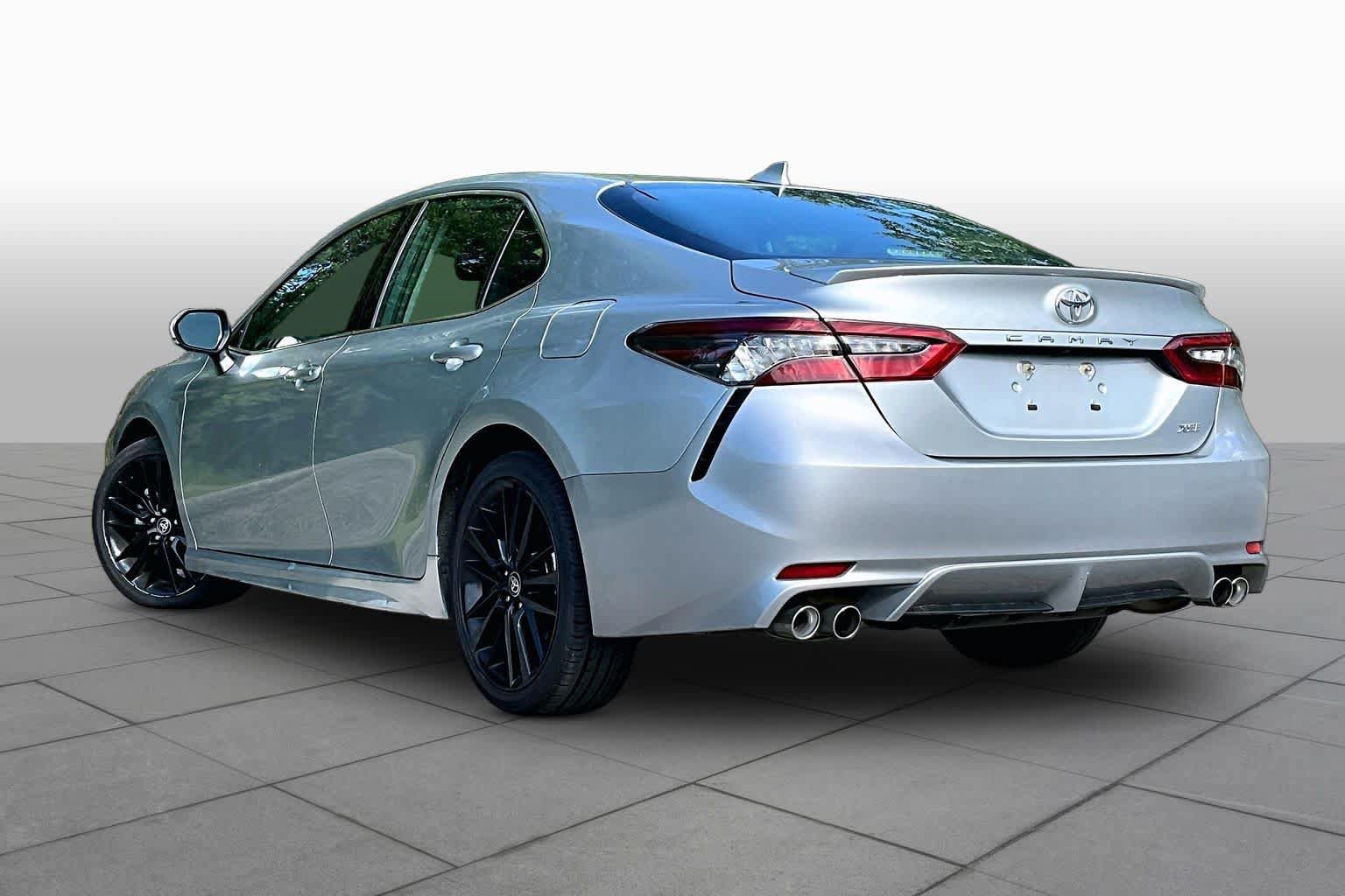 Used 2024 Toyota Camry XSE FWD image 12