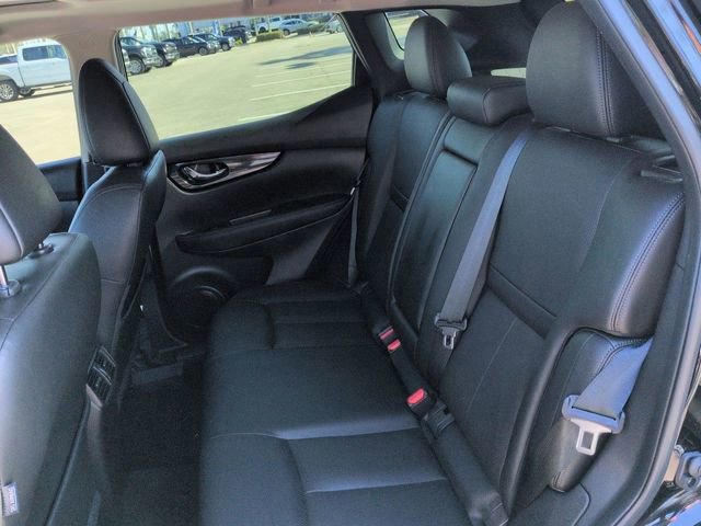 Used 2022 Nissan Rogue Sport SL w/ Premium Package image 14