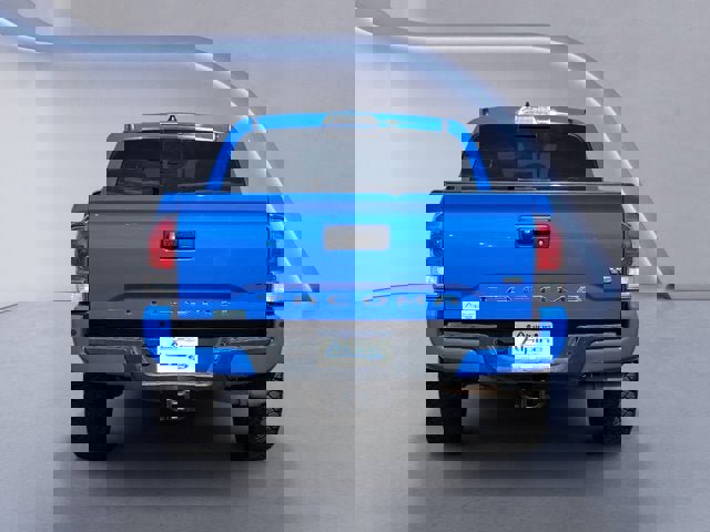 Used 2020 Toyota Tacoma TRD Sport w/ Technology Package AWD/4WD image 4