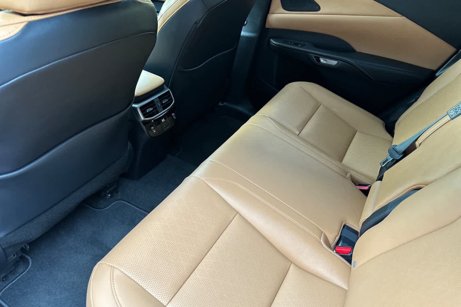 Used 2025 Lexus RX 350 Premium Plus w/ Convenience Package AWD/4WD image 4