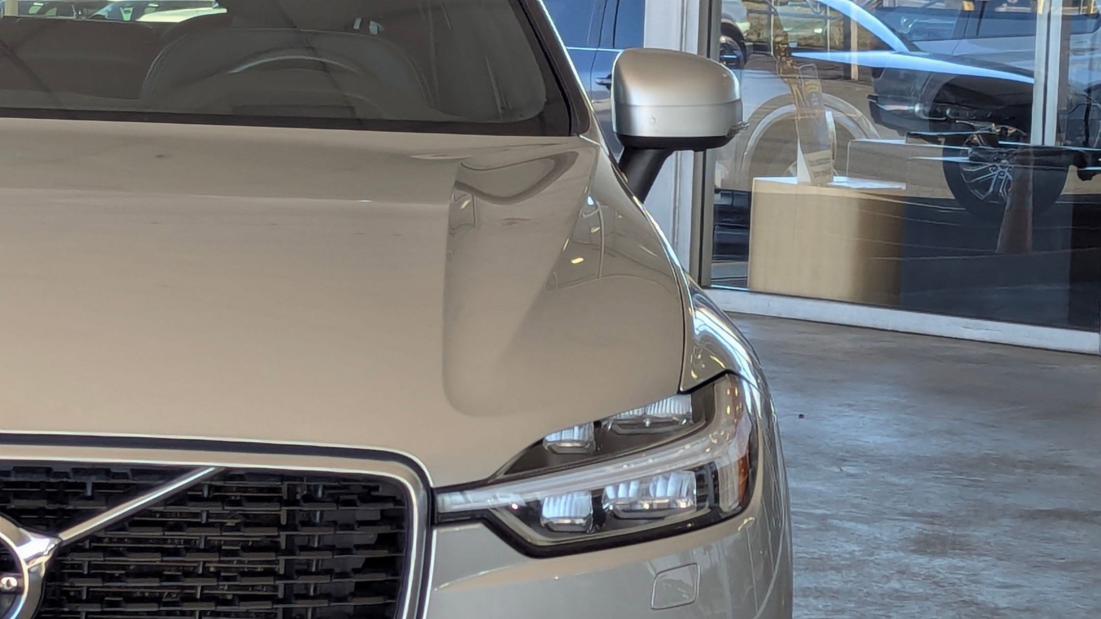 Used 2018 Volvo XC60 T6 R-Design w/ Convenience Package image 11