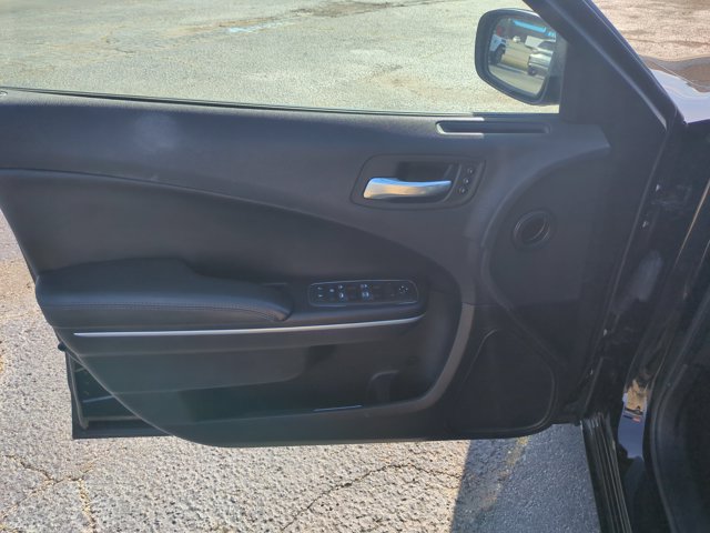 Used 2021 Dodge Charger SXT w/ Leather Interior Group RWD image 13