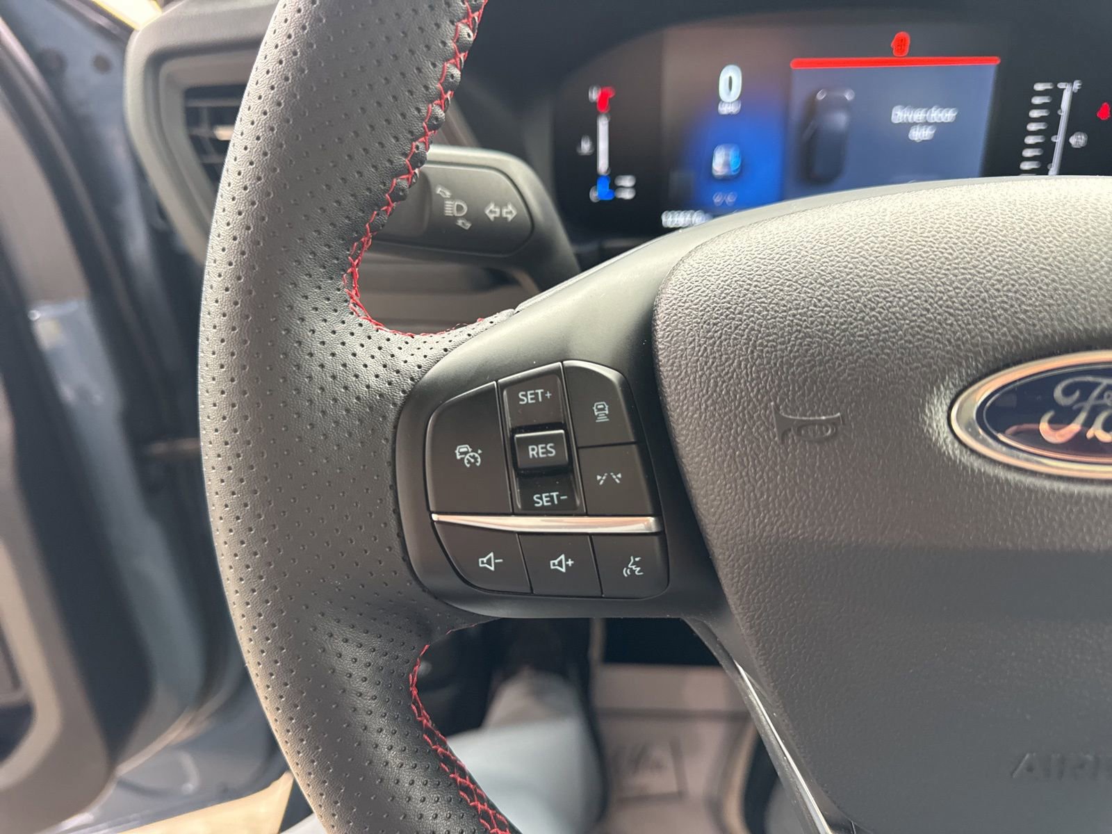 Certified 2024 Ford Escape ST-Line w/ Tech Pack #1 image 31