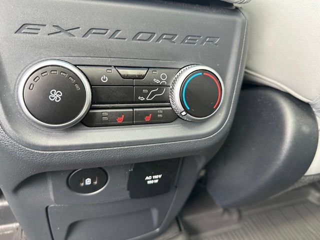 Certified 2025 Ford Explorer Platinum w/ Ultimate Package AWD/4WD image 18