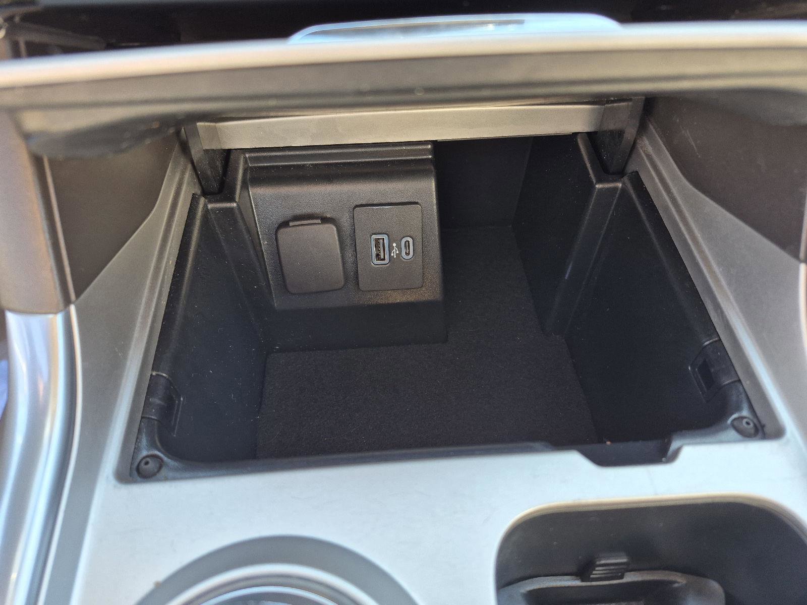 Certified 2021 Ford Explorer Platinum w/ Equipment Group 601A image 24