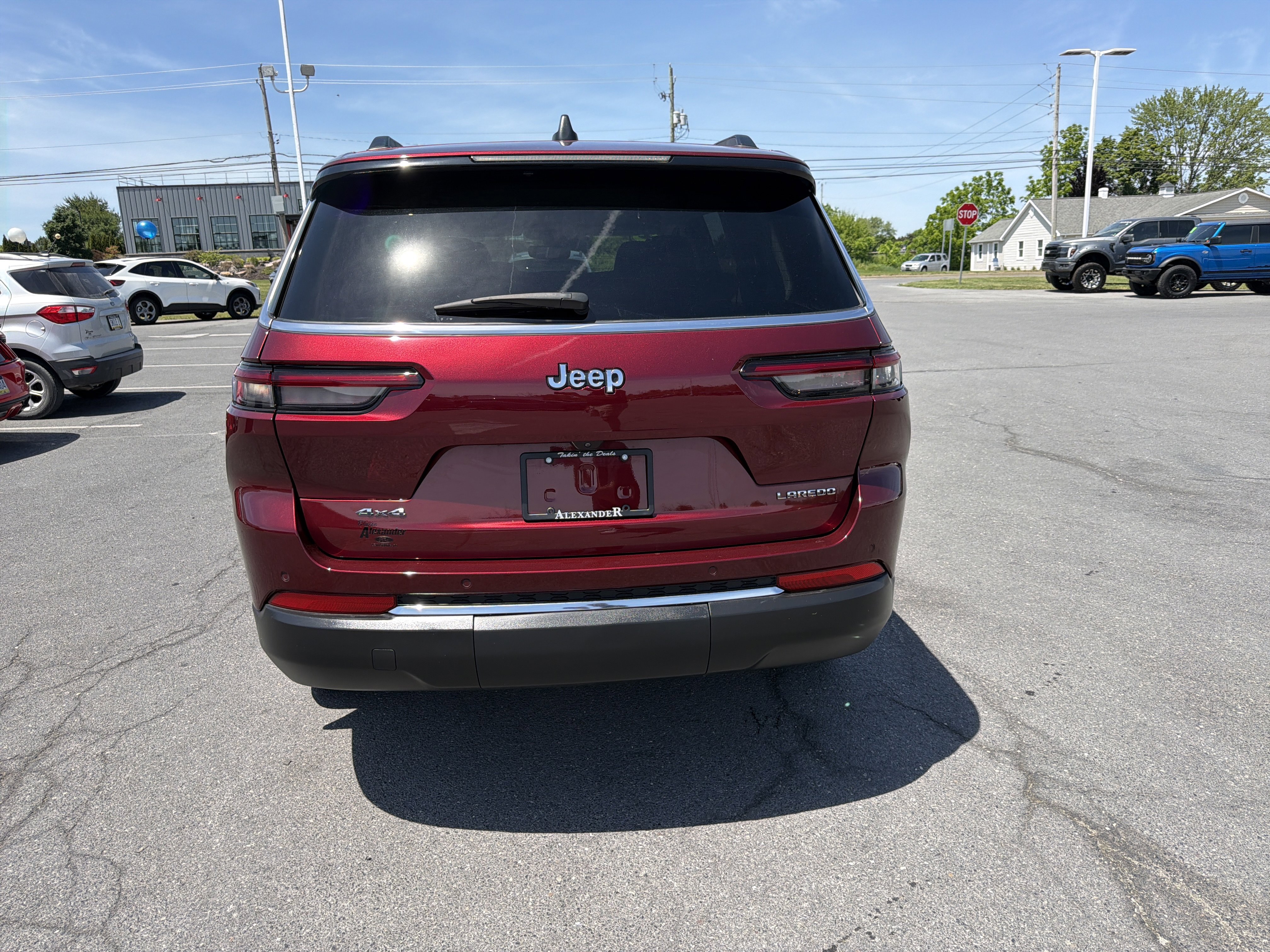 Used 2023 Jeep Grand Cherokee L Laredo w/ Luxury Tech Group I AWD/4WD image 4