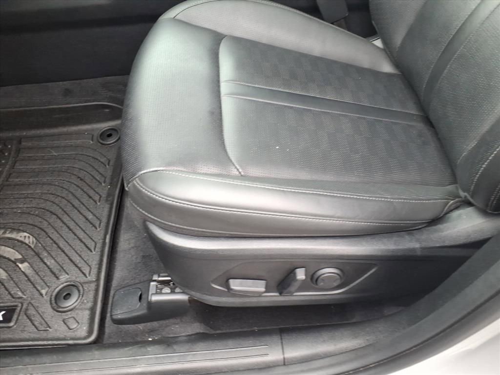 Used 2024 Kia Sorento SX image 17