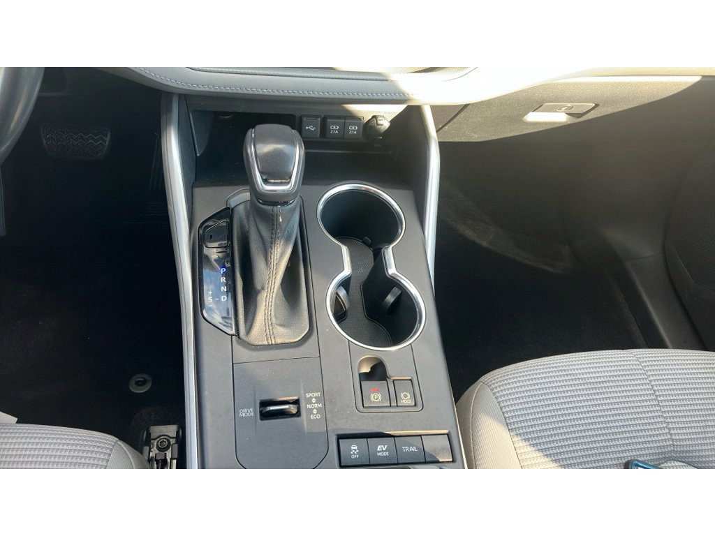 Used 2021 Toyota Highlander LE w/ Protection Package #3 (TMS) image 26