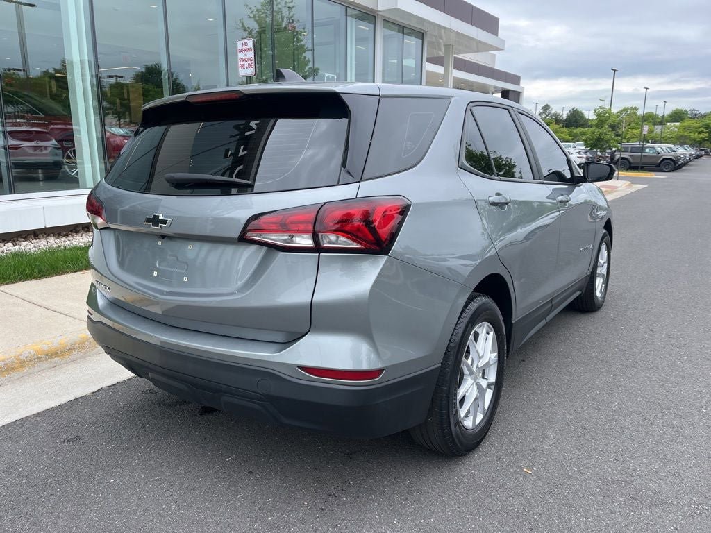 Used 2023 Chevrolet Equinox LS FWD image 9