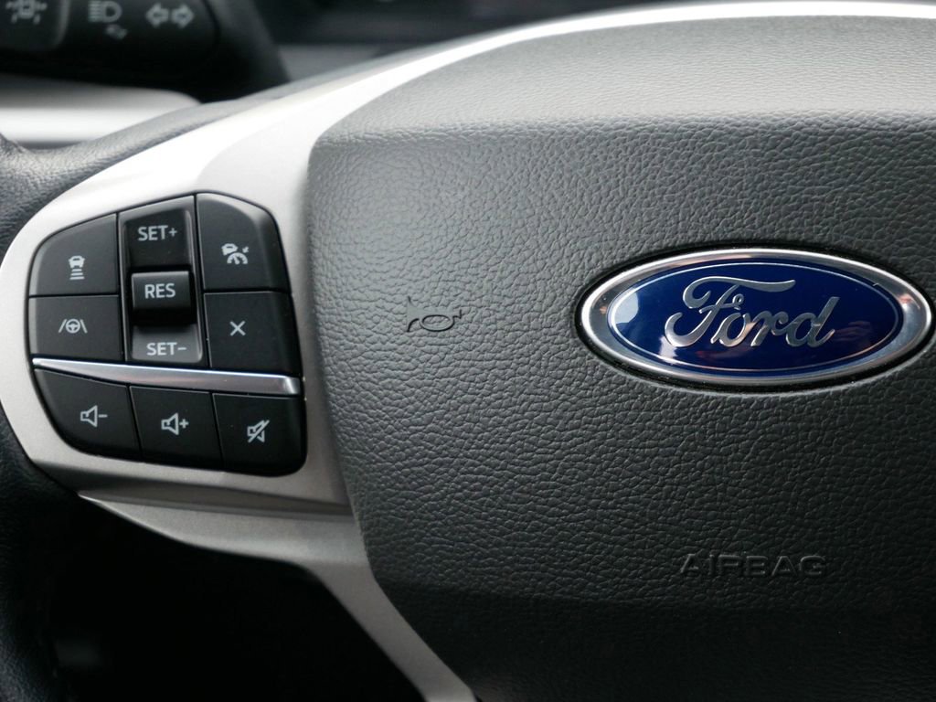 Certified 2022 Ford Explorer XLT w/ Equipment Group 202A image 23