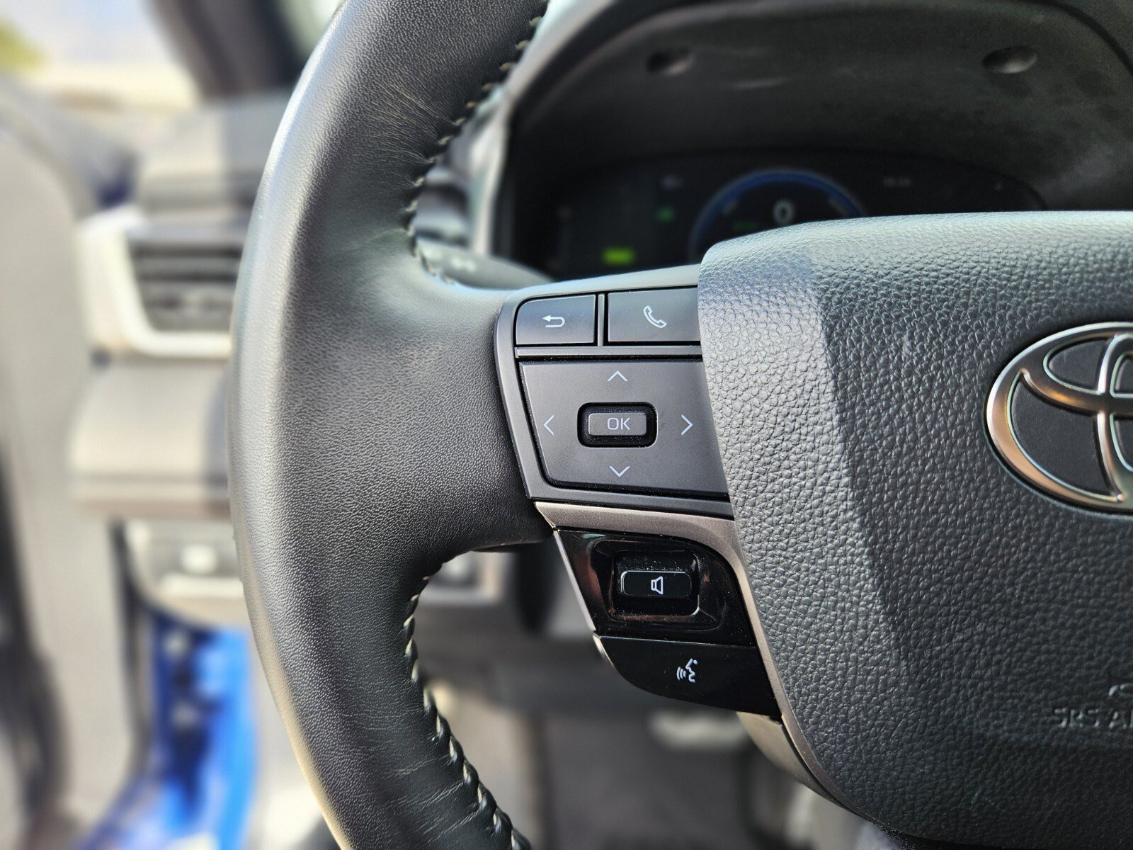 Used 2025 Toyota Camry SE image 28