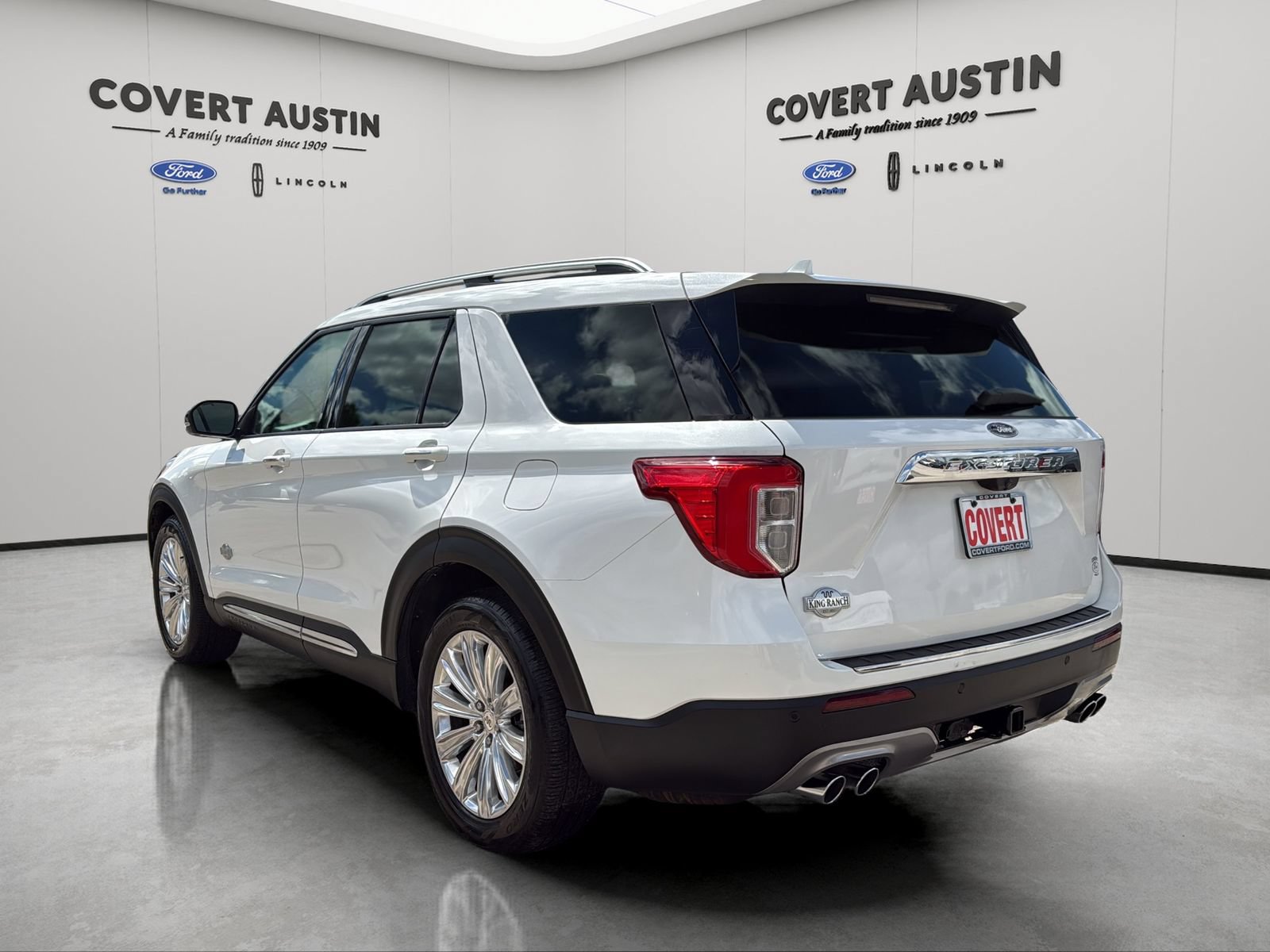 Certified 2021 Ford Explorer King Ranch w/ Premium Technology Package RWD image 3