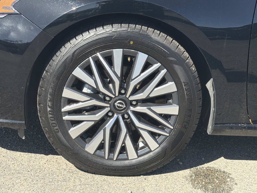 Used 2024 Nissan Altima 2.5 SV FWD image 26