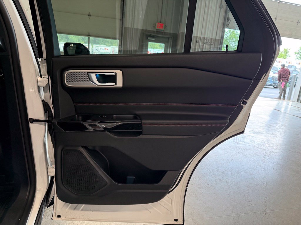 Certified 2024 Ford Explorer ST-Line w/ Class IV Trailer Tow Package AWD/4WD image 34