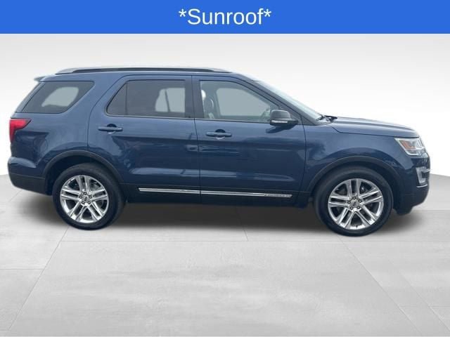 Certified 2017 Ford Explorer XLT w/ Equipment Group 202A AWD/4WD image 2
