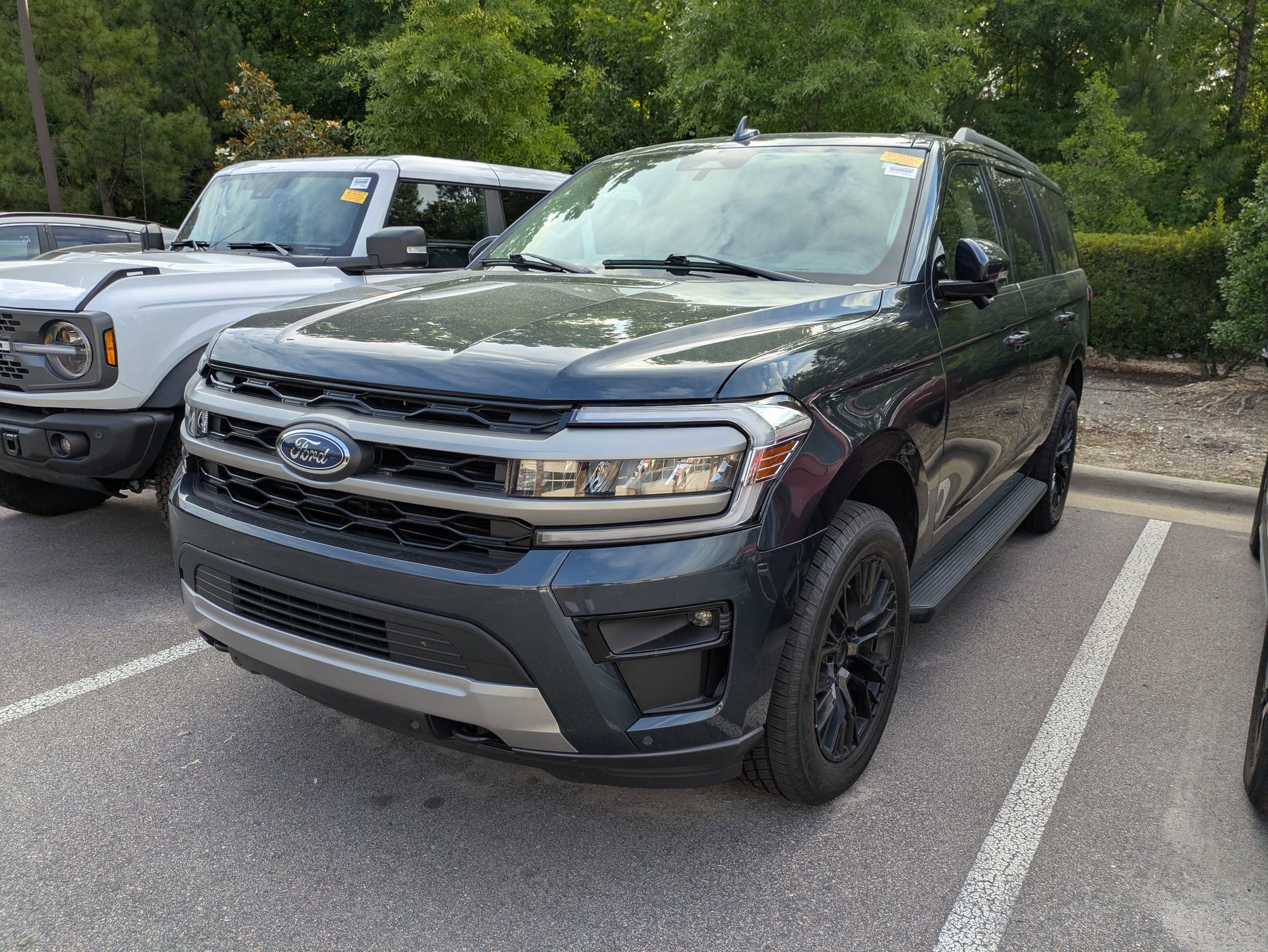 Certified 2024 Ford Expedition XLT AWD/4WD image 3