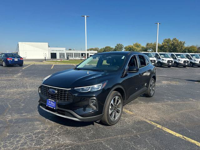 Certified 2025 Ford Escape Platinum AWD/4WD image 4