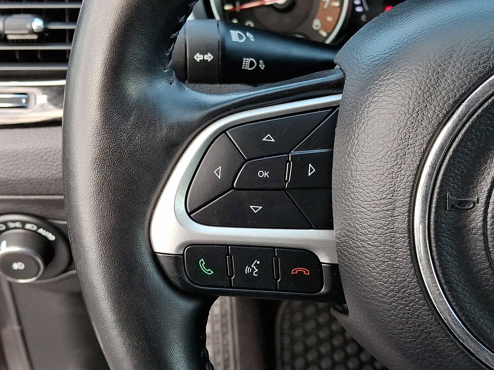 Used 2020 Jeep Compass Latitude AWD/4WD image 21