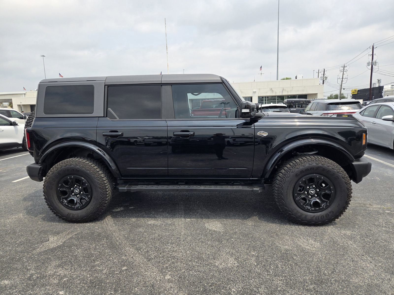 Certified 2022 Ford Bronco Wildtrak AWD/4WD image 4