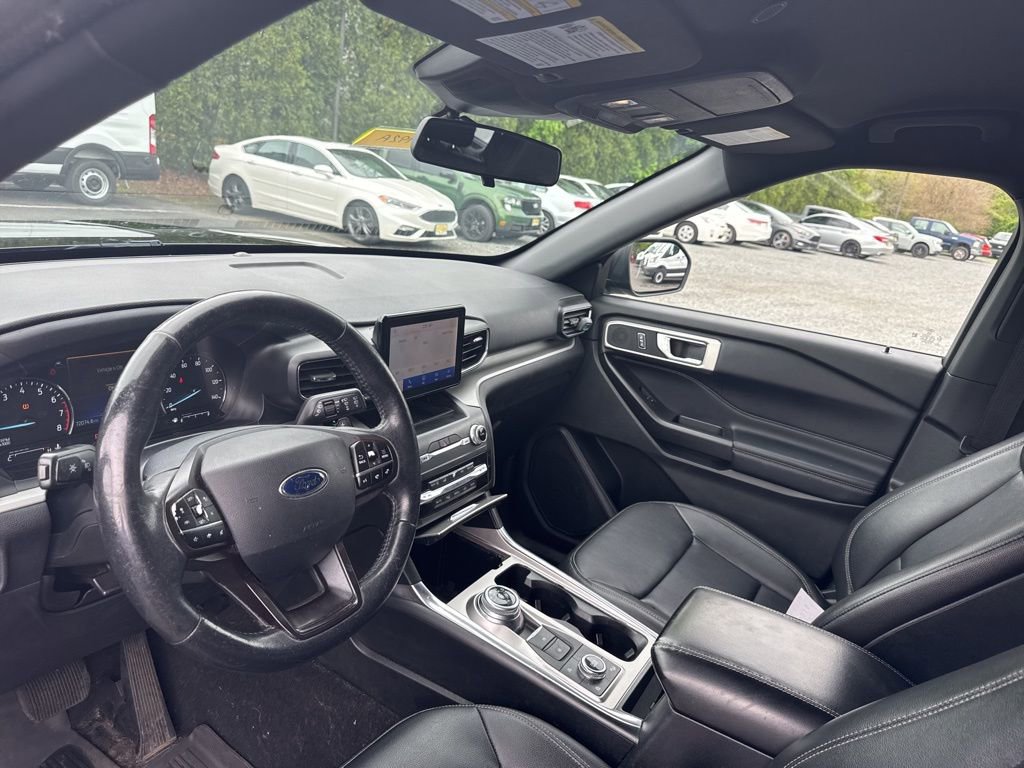 Certified 2020 Ford Explorer XLT w/ Equipment Group 202A AWD/4WD image 12
