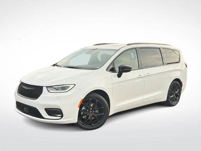 Used 2025 Chrysler Pacifica Limited