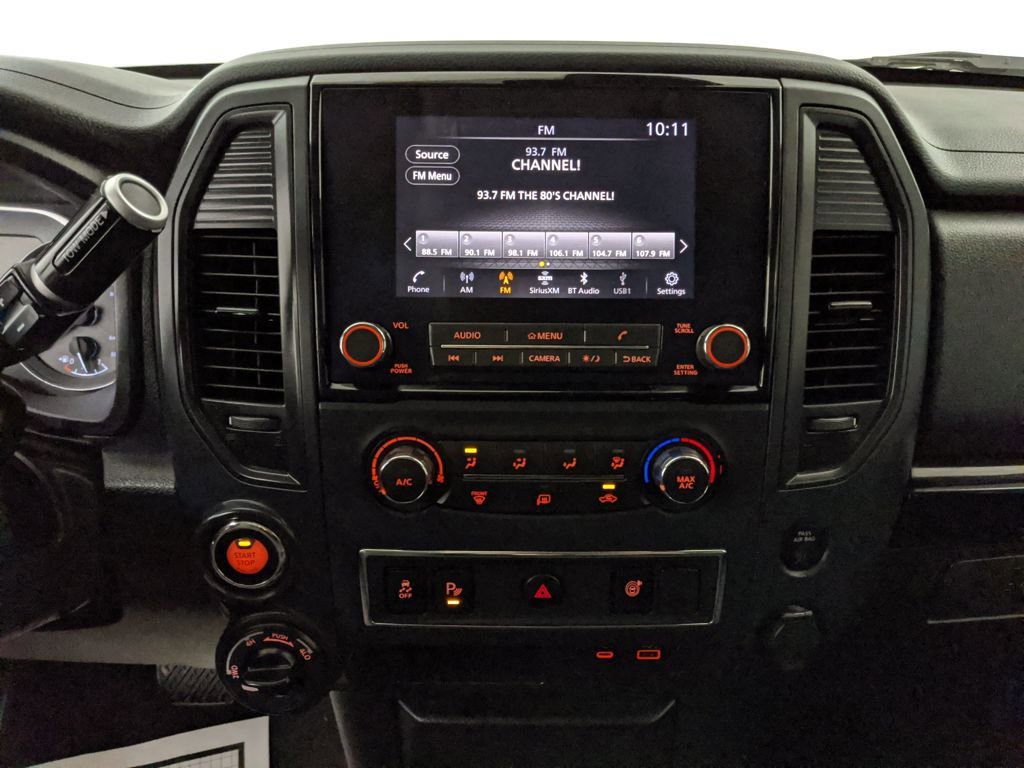 Used 2024 Nissan Titan SV image 9