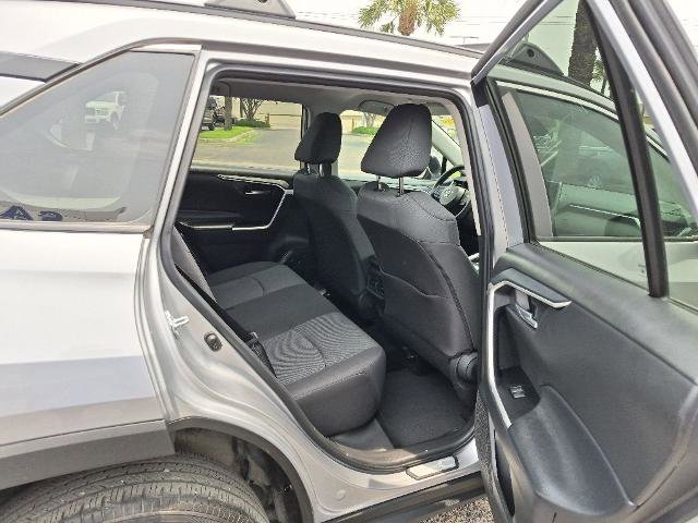 Used 2025 Toyota RAV4 XLE AWD/4WD image 20